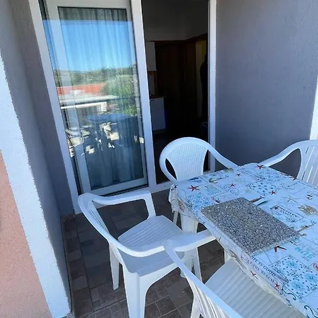 Zdenka Apartman Vir