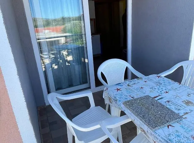 Zdenka Apartment Vir